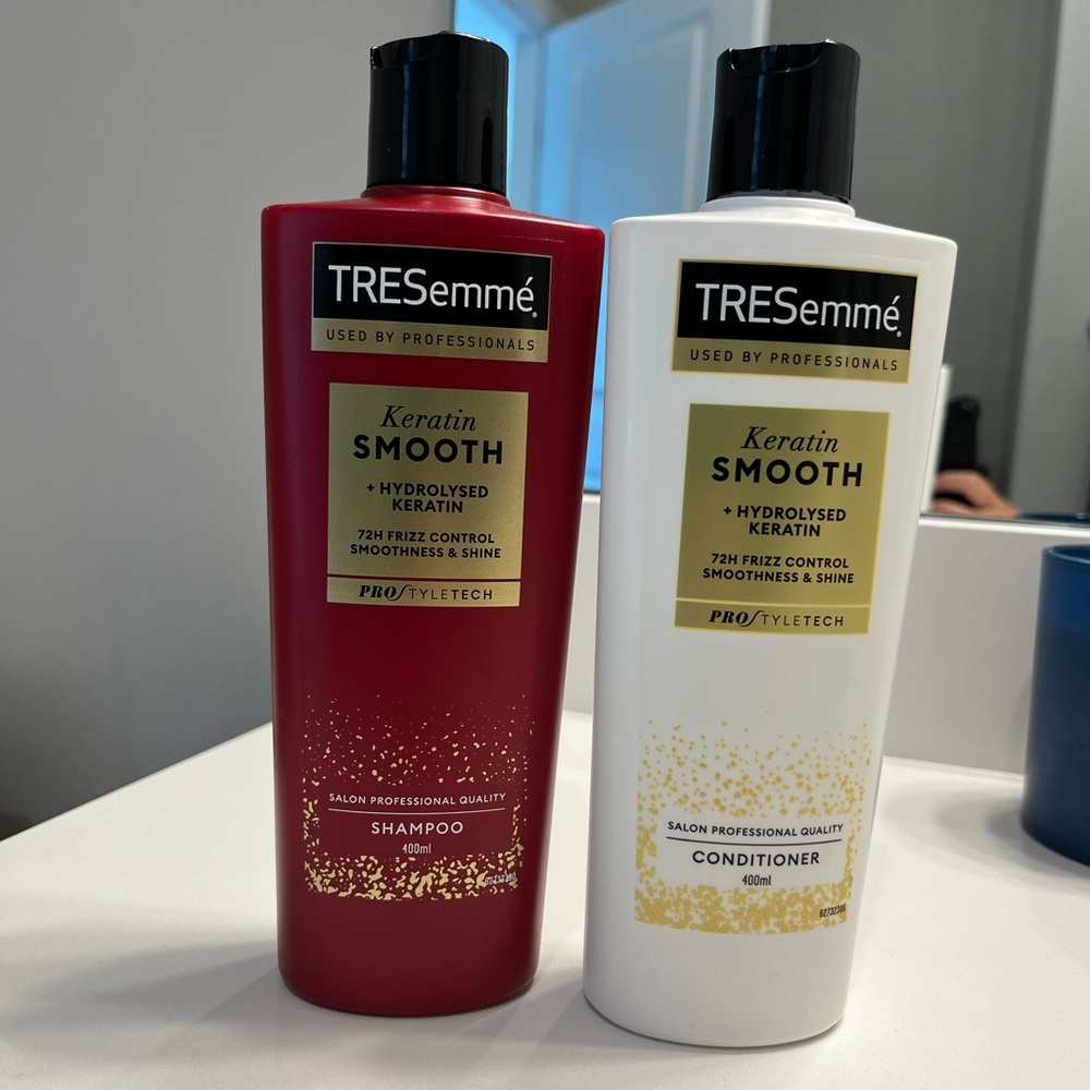 BRAND NEW Tresemme Keratin Smooth anti frizz gloss shampoo and conditioner set